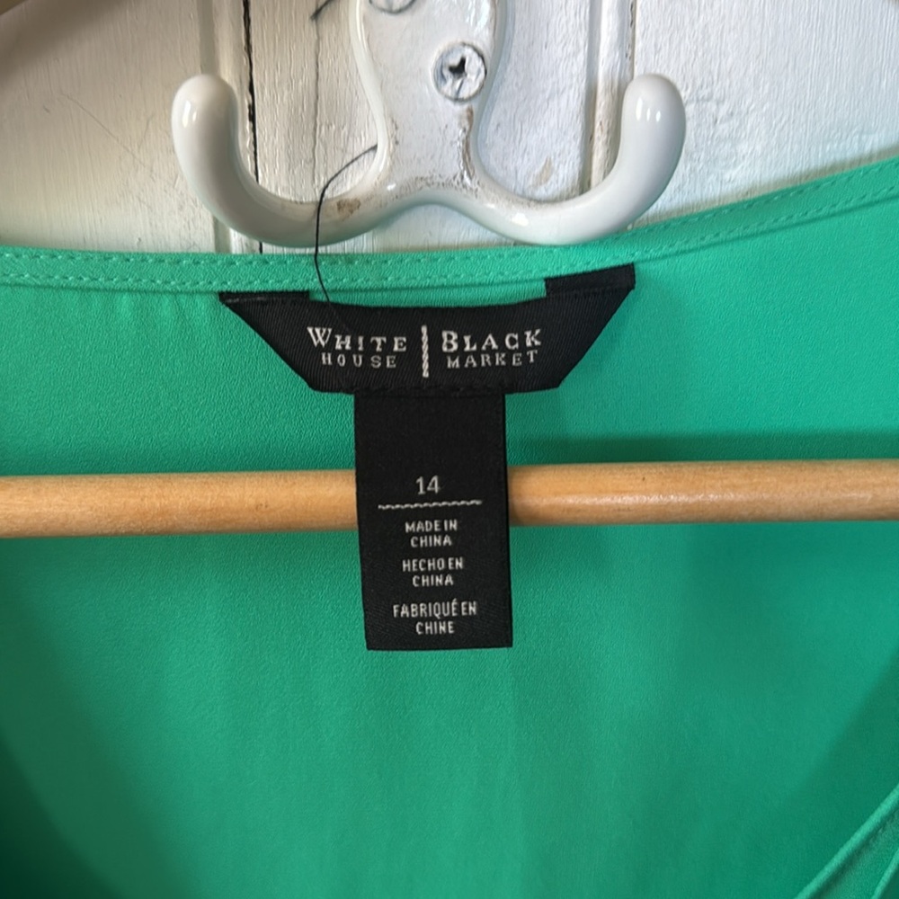 White House Black Market Emerald Green Wrap Blouse - Picture 6 of 7
